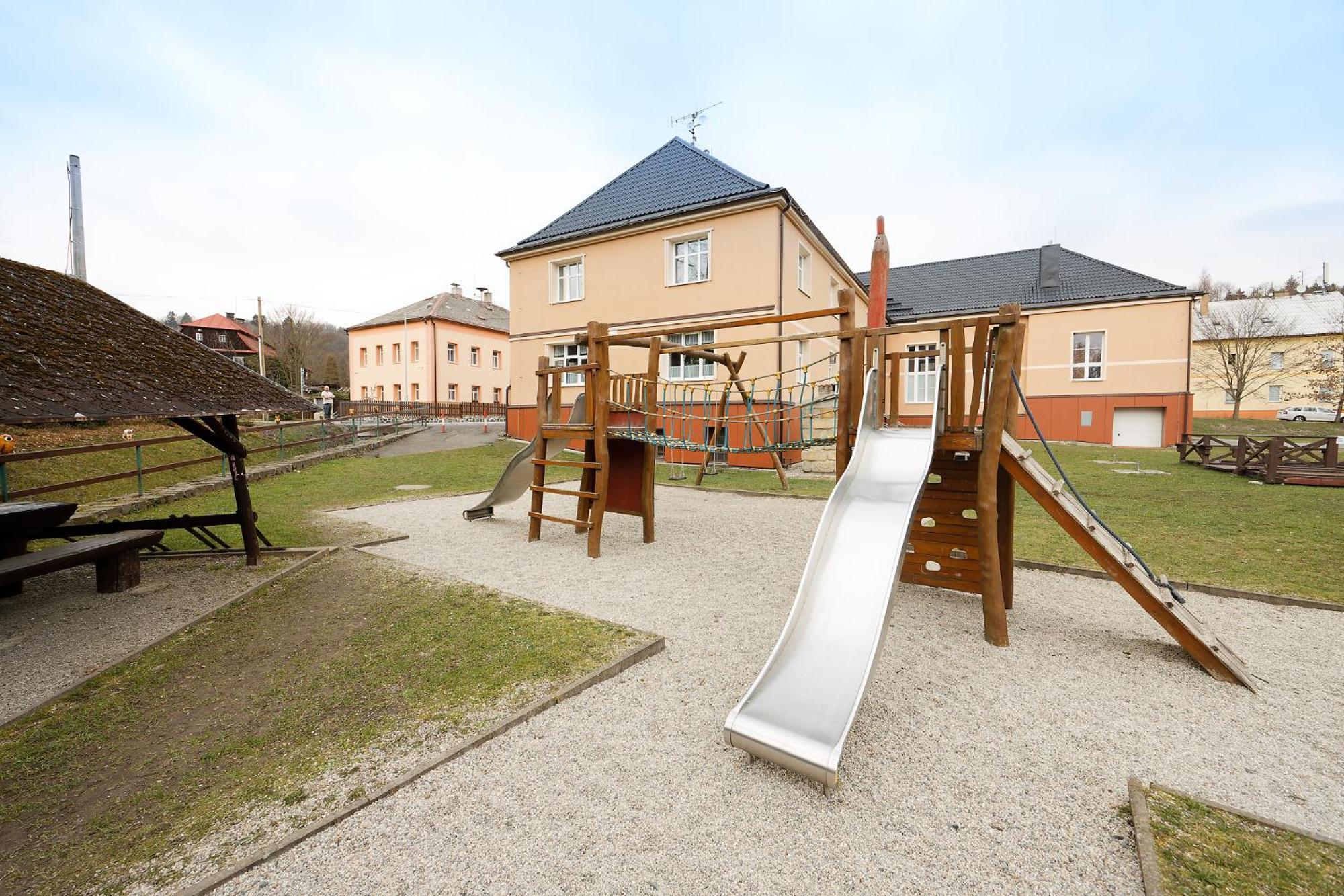 Penzion A Restaurace Na Krizovatce Polevsko Exterior foto